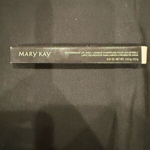 Mary Kay Waterproof Lip Liner Hot Pink New in Box